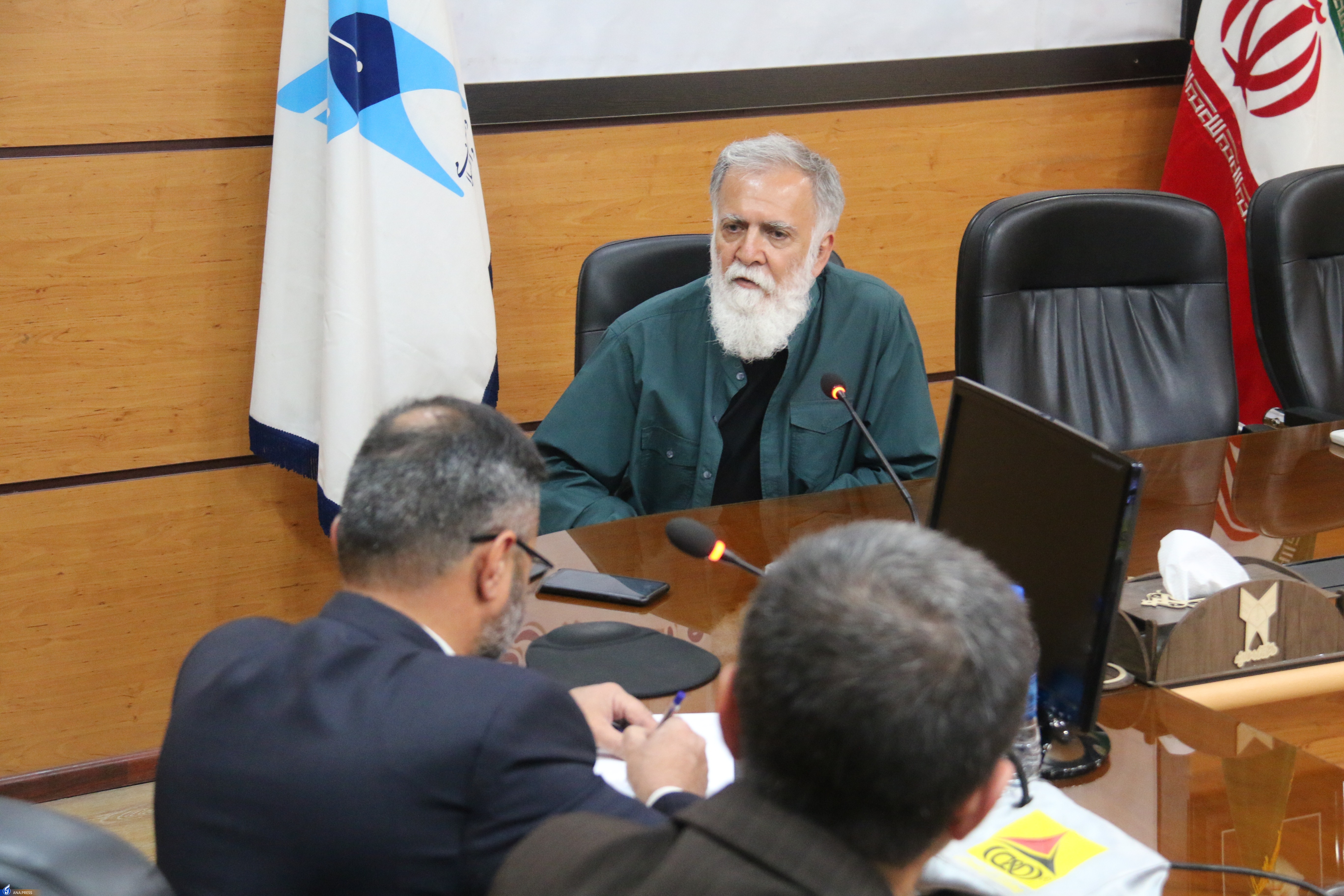 جامعه پیشتاز شناخت درستی از طراحان گرافیک دارد/ در ایران به لحاظ گرافیک کاستی&zwnj;های فراوانی داریم