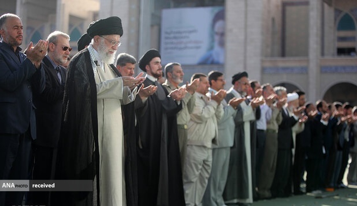اقامه نماز عید فطر به امامت رهبرانقلاب ساعت ۸صبح