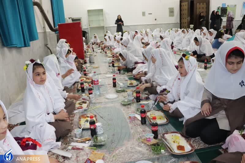 روزهاولیهایی با چادرهای سفید و صورتی و افطاری با طعم معنویت روزهاولیهایی با چادرهای سفید و صورتی و افطاری با طعم معنویت