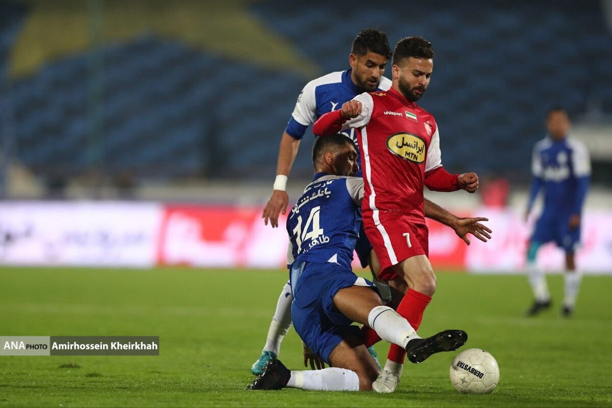 فنونیزاده: پرسپولیس دربی را ببرد تا سپاهان قهرمان نشود/ باید استقلال را خلع سلاح کرد
