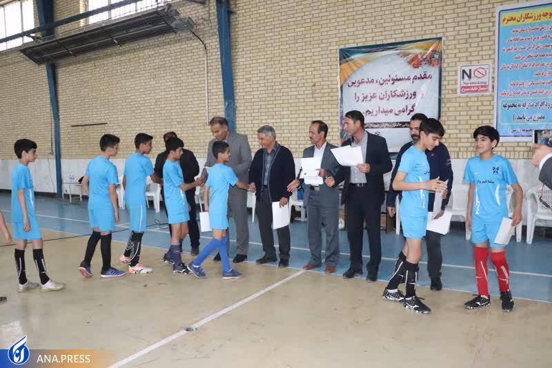 تیم سمای شیروان عنوان نخست مسابقات فوتسال مدارس شیروان را کسب کرد تیم سمای شیروان عنوان نخست مسابقات فوتسال مدارس شیروان را کسب کرد