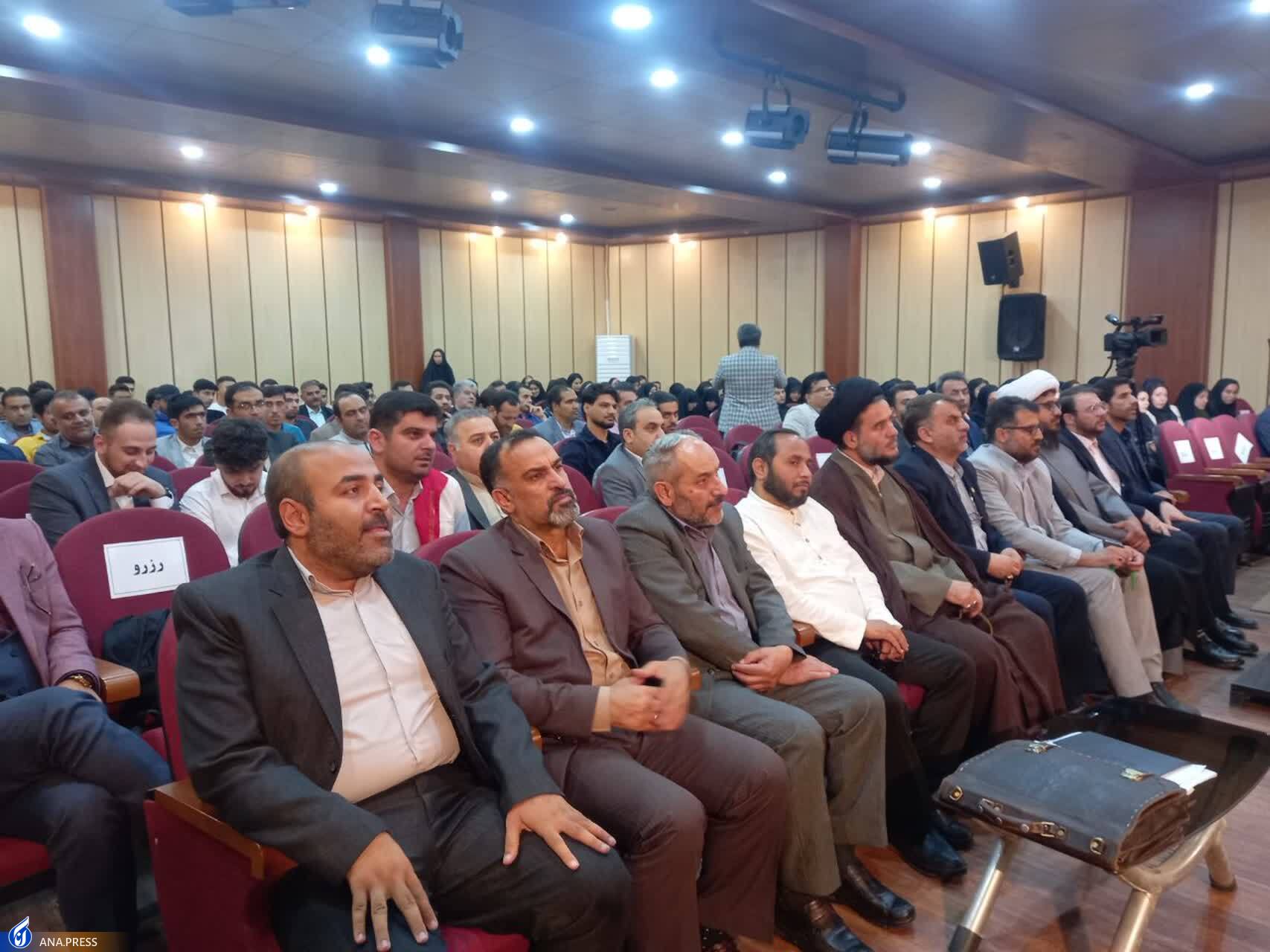 روایتی از اشک دانشجویان با حجاب ضعیف بر پرچم حضرت عباس(ع)