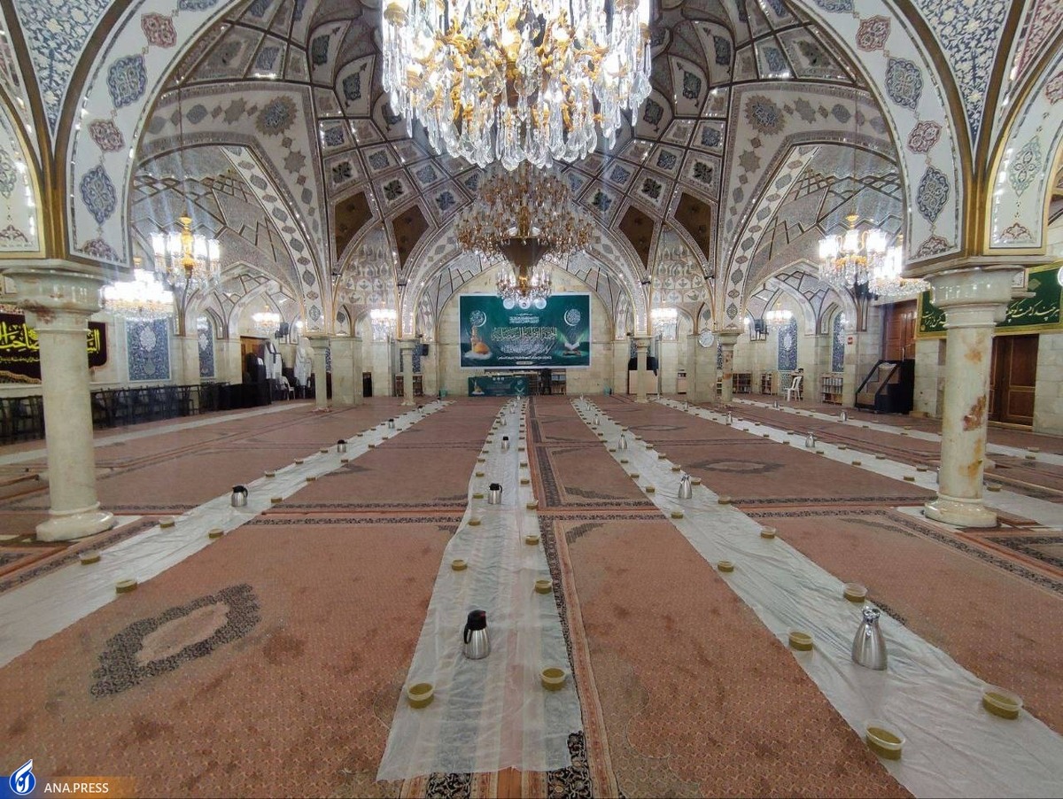 سفره افطار همراه با آش ایرانی در حرم حضرت رقیه(س) +عکس