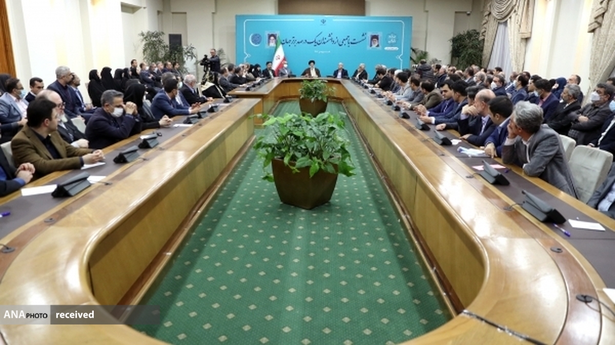 دانشمندان با تلاشهای علمی برای رفع مشکلات کشور راهکار ارائه کنند