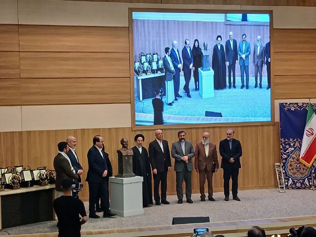 تندیس شهید حاج قاسم سلیمانی در دانشگاه تهران رونمایی شد