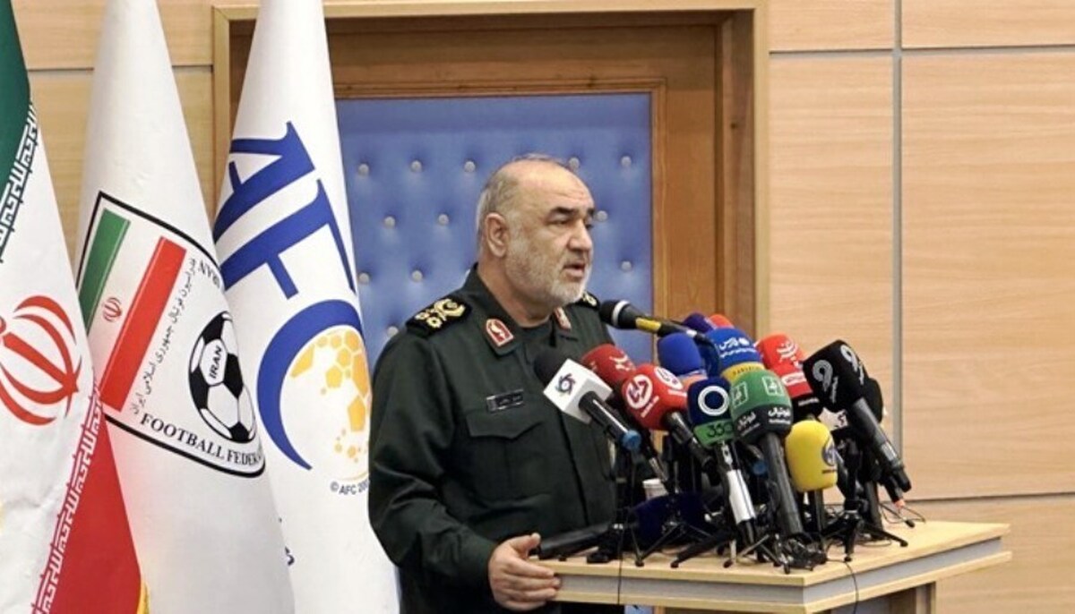 سردار سلامی: فوتبال شبیه جنگ مسابقهای دوطرفه است اغلب بازیکنان تیم ملی را با نام کوچک میشناسم+فیلم