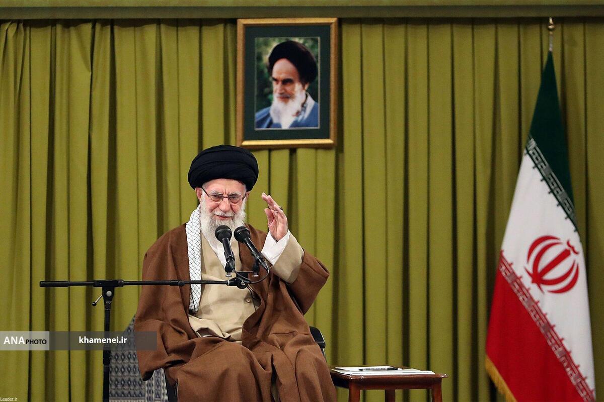رهبر انقلاب: بار جهاد تبیین بر دوش مداحان اهل‌بیت است  حضرت زهرا(س)؛ پایه‌گذار جهاد تبیین