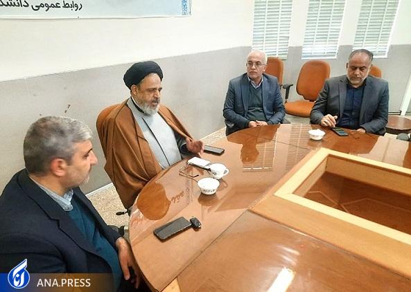 واکنش مادر 4 شهید داده به گریه امام؛ فرزندانم را دادم که شما گریه نکنید واکنش مادر 4 شهید داده به گریه امام؛ فرزندانم را دادم که شما گریه نکنید