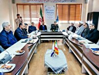 پرچم ضداستکباری شهید سلیمانی توسط جوانان در اهتزاز است
