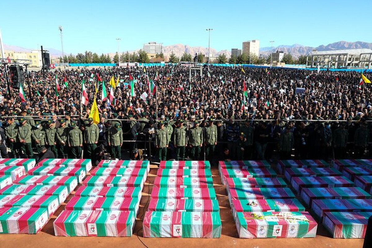 دیدار نمایندگان رهبر انقلاب با خانواده‌ شهدای حادثه تروریستی در کرمان