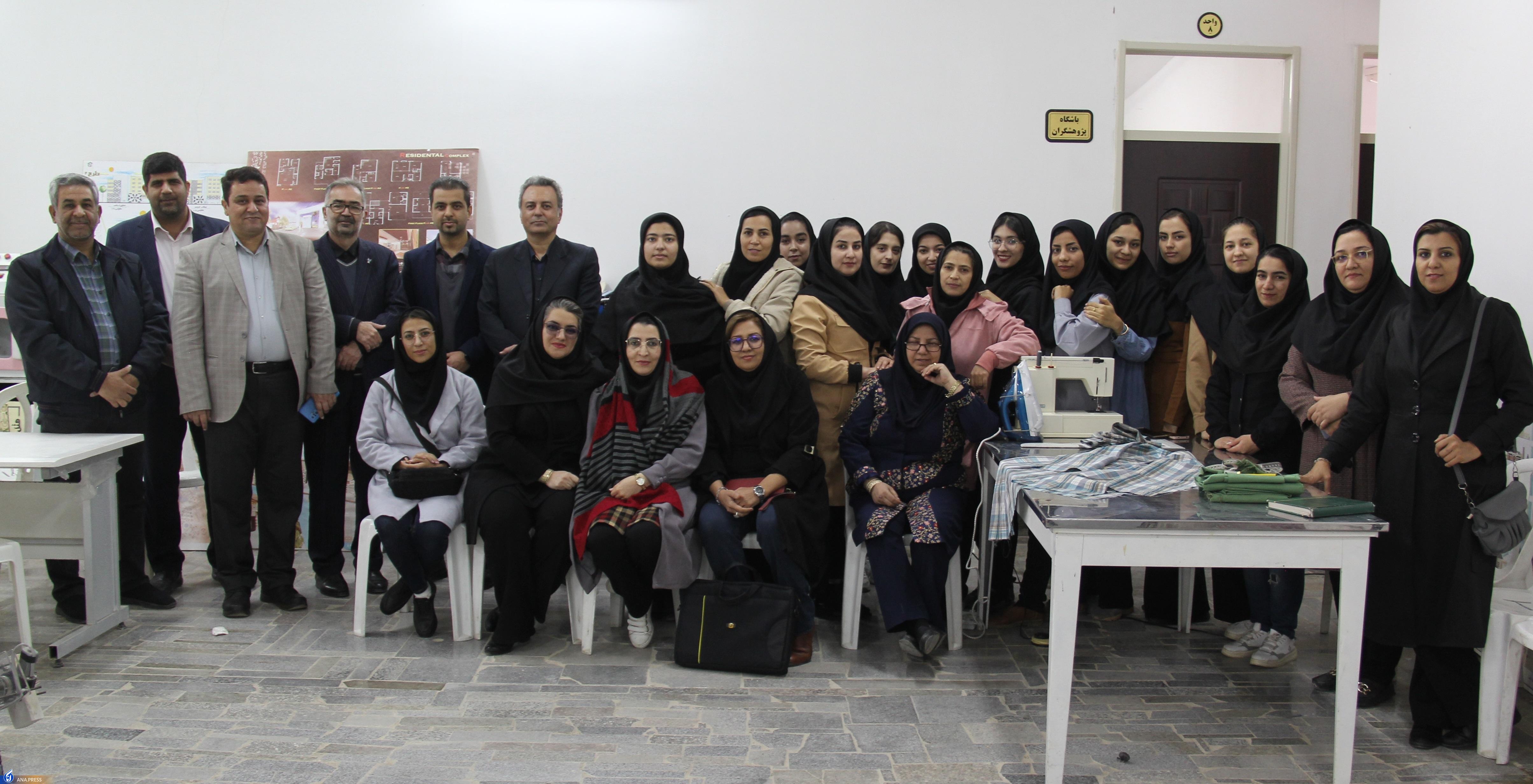 نشست کاشف فرمول دارویی «آلزایمر» با استادان دانشگاه آزاد کاشمر چگونه گذشت؟ نشست کاشف فرمول دارویی «آلزایمر» با استادان دانشگاه آزاد کاشمر چگونه گذشت؟