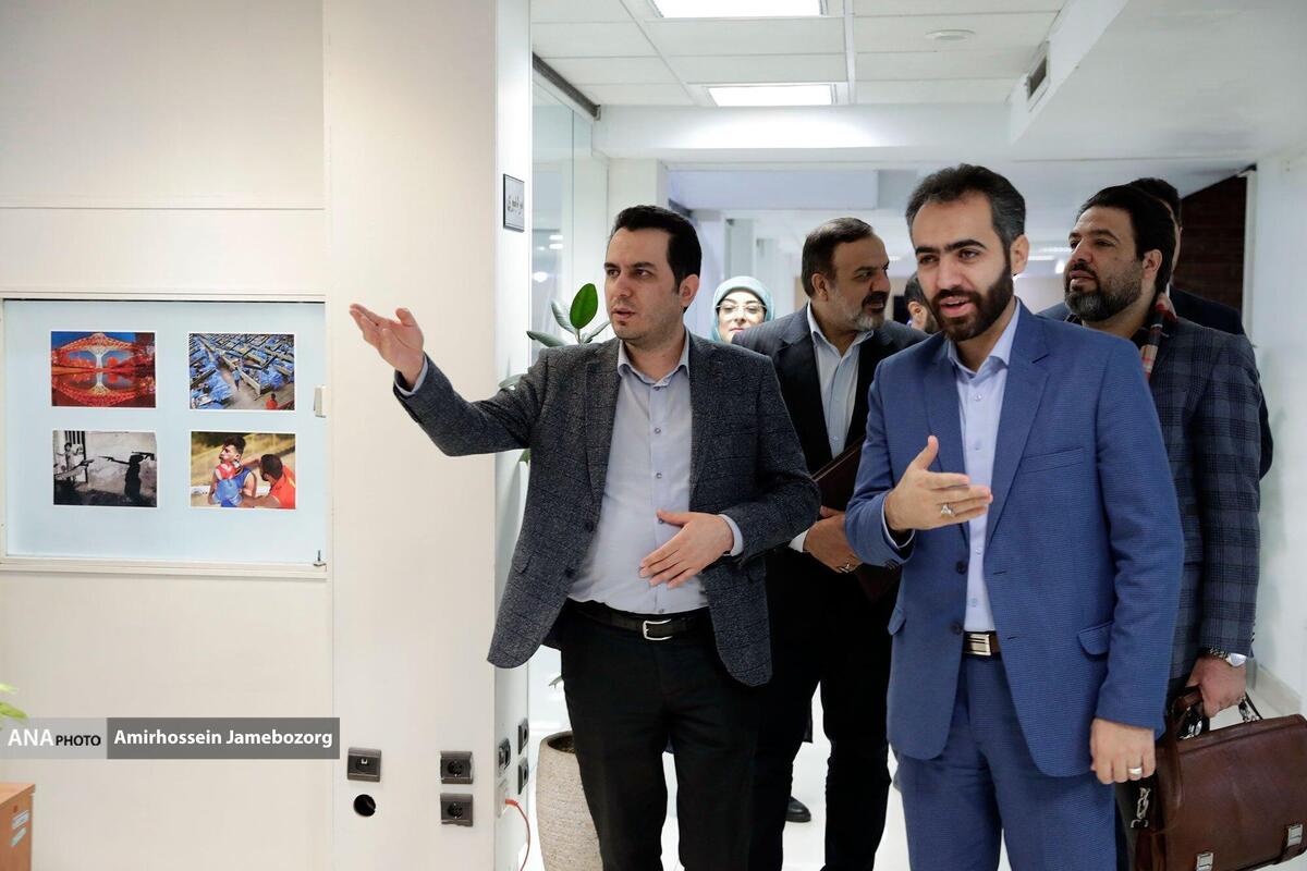 مشاور وزیر نفت و اعضای هیئت خُبرنگان صنعت نفت از آنا بازدید کردند