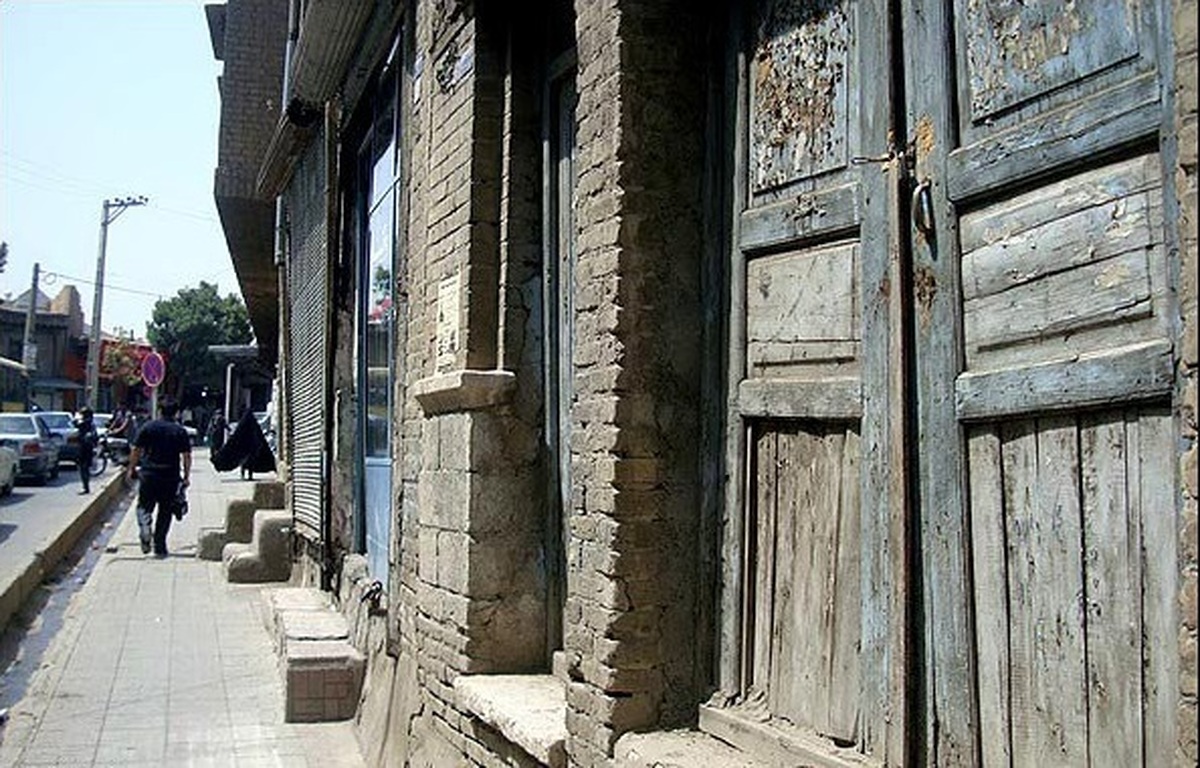 پلمب ۴۲ پلاک قرمز در شوش و اتابک