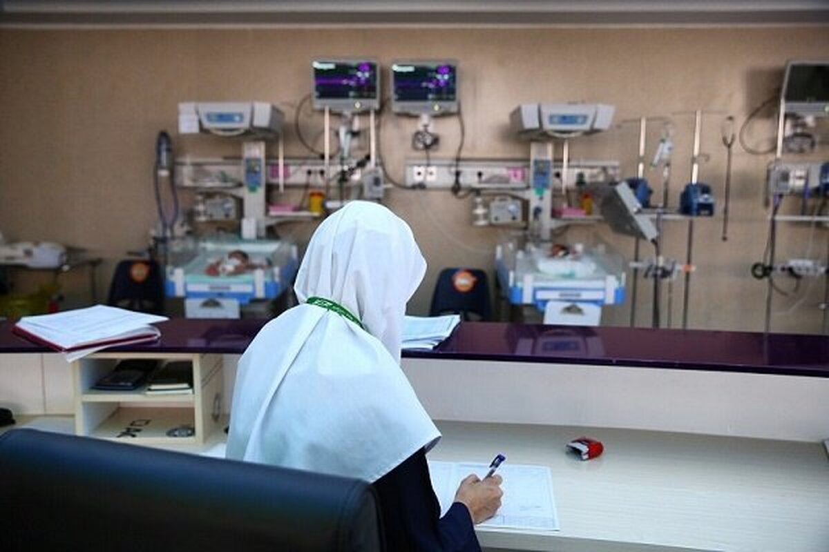 کمبود ۱۰۰ هزار پرستار در مراکز درمانی کشور/ باید ۳۰۰ هزار پرستار داشته باشیم