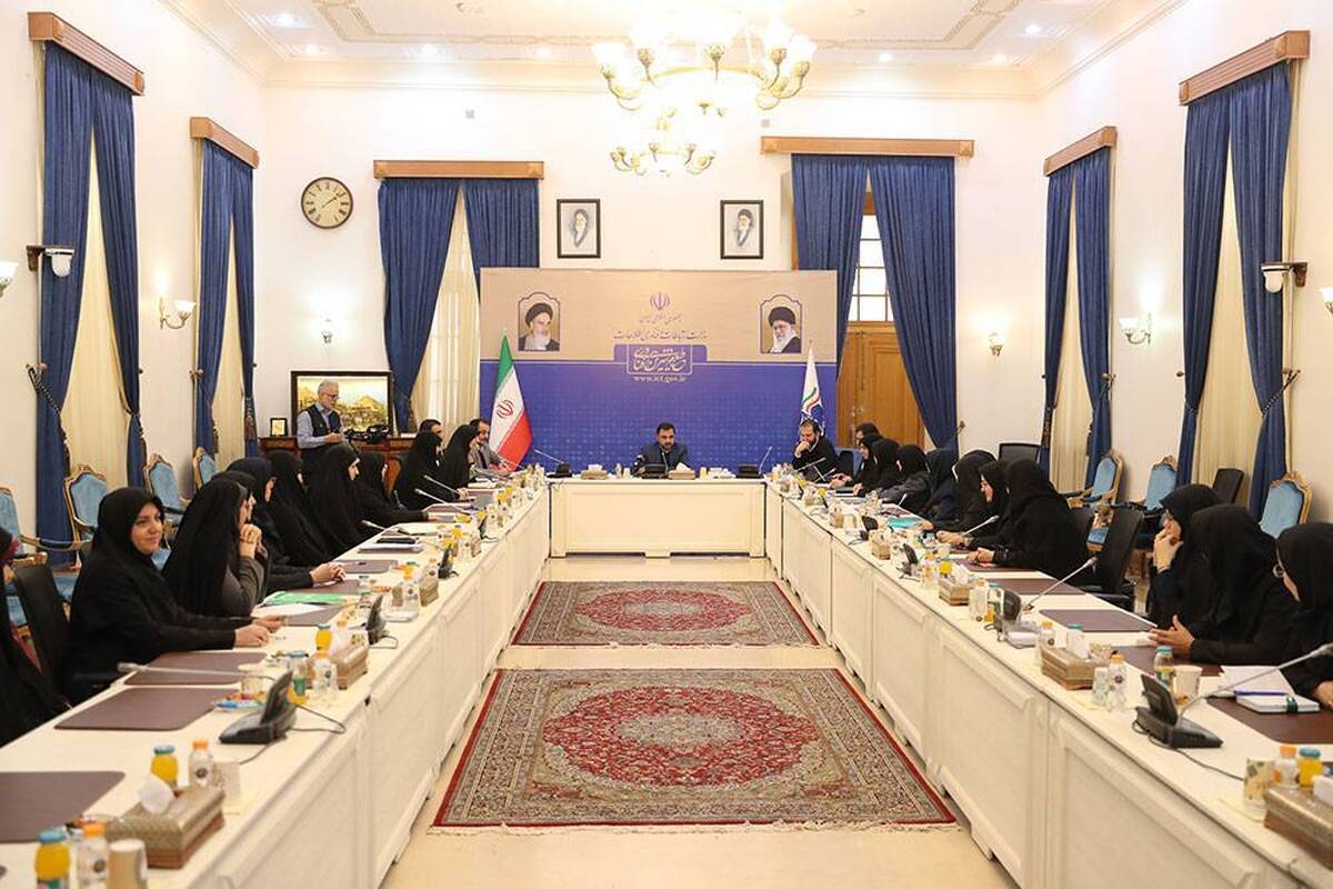 نقش پررنگ بانوان در توفیقات و دستاوردهای وزارت ارتباطات