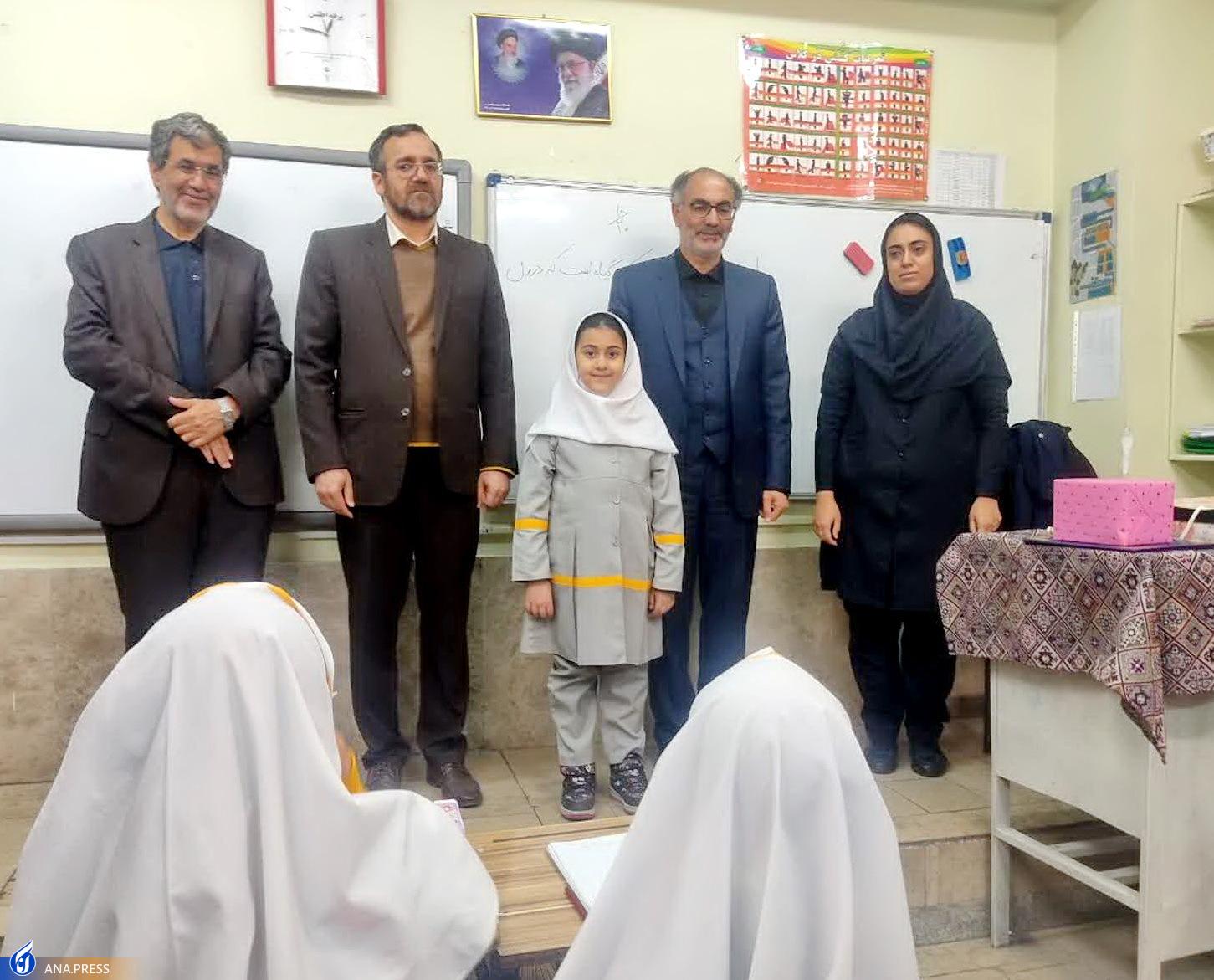 کادوی تولد دانشآموز سما کلیددار آزادی دو زندانی شد کادوی تولد دانشآموز سما کلیددار آزادی دو زندانی شد