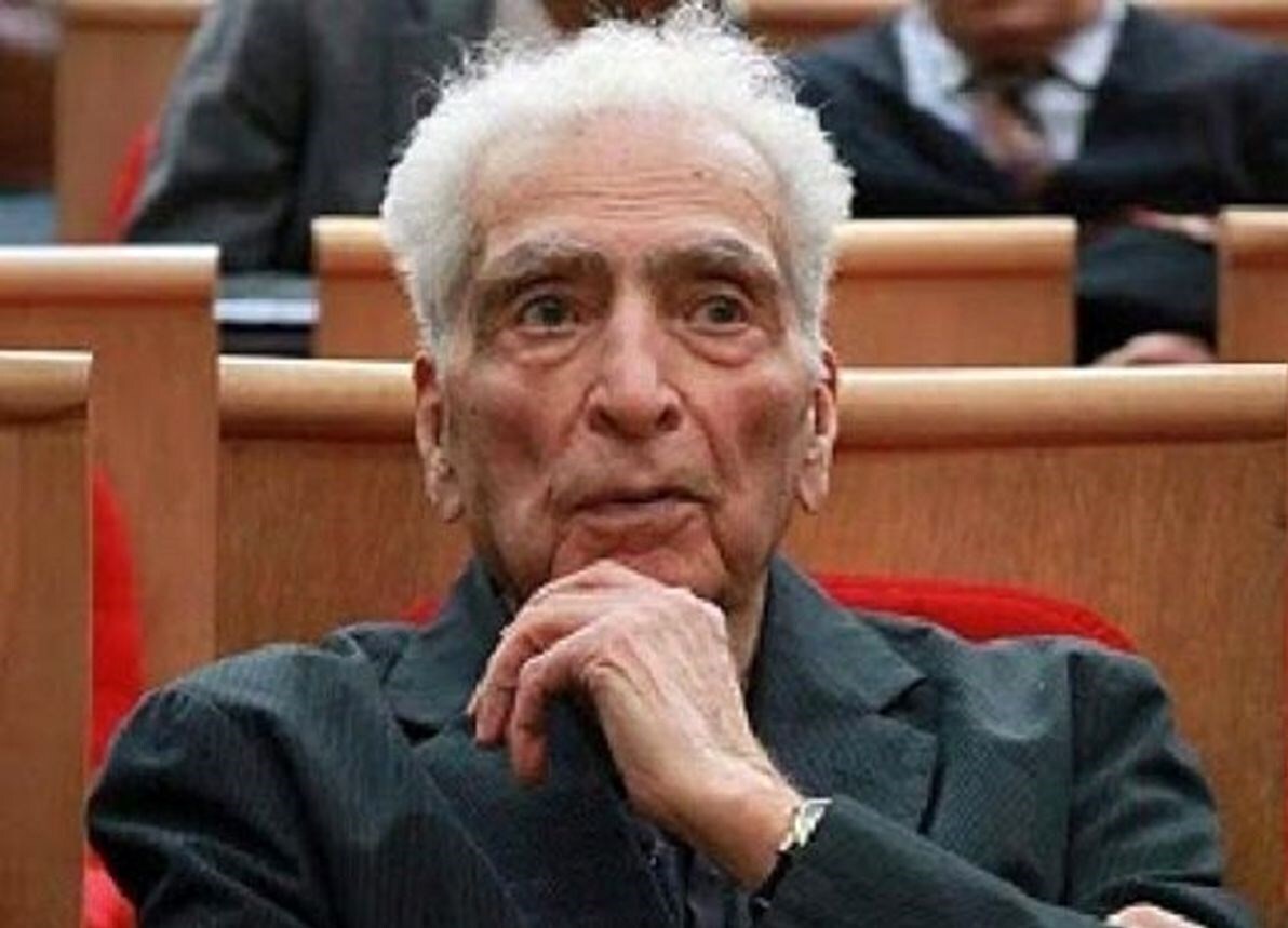 اسلامی ندوشن از نگاه هم&zwnj;مسلکان با نگاه بر کنایه استاد به تندیس آزادی فرانسه/ زیر طاق آسمانش جفت نتوان یافتن