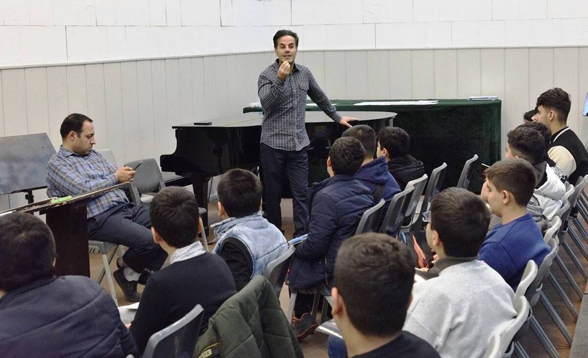 تشکیل گروه سرود دانشآموزان نوجوان در فرهنگسرای بهمن