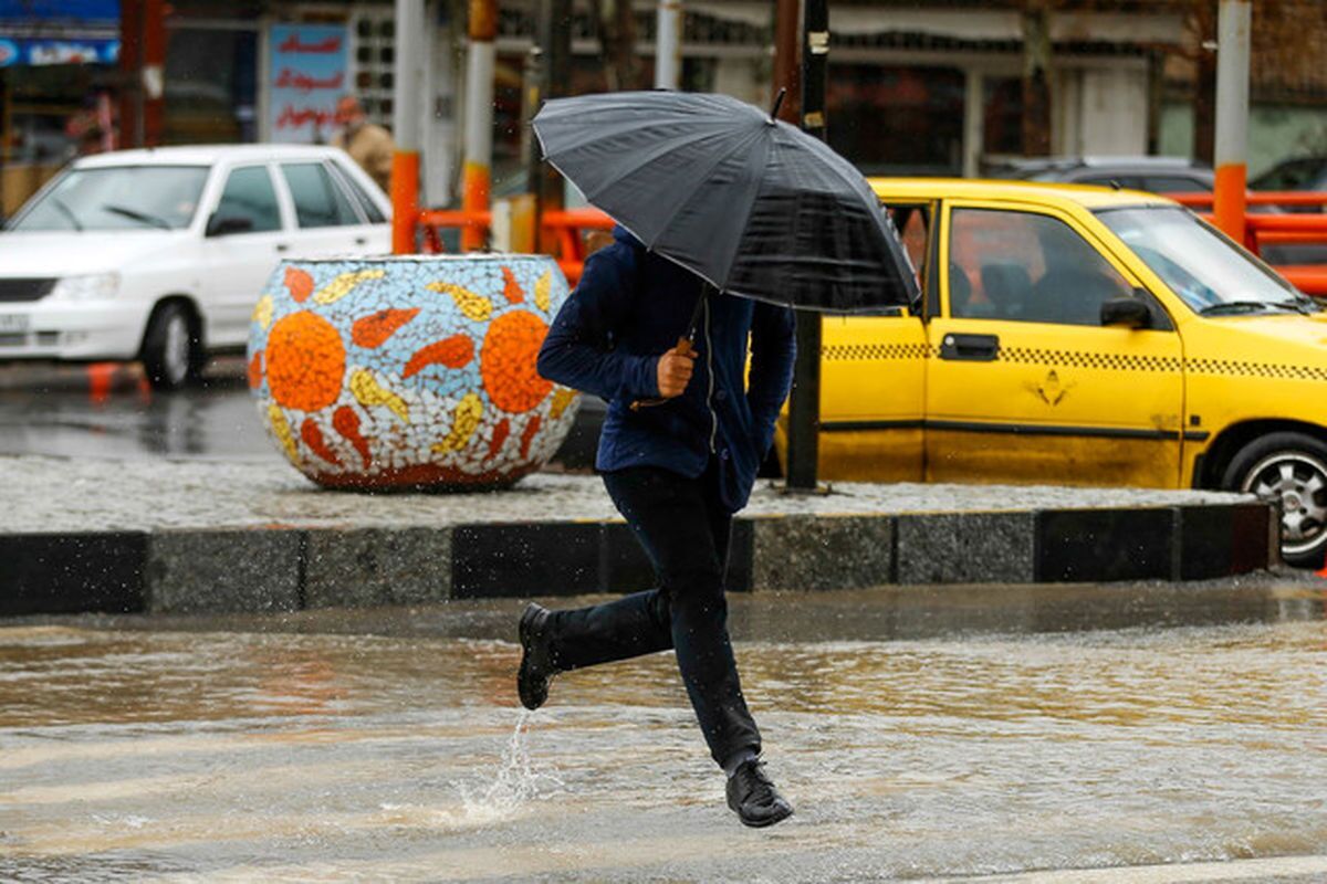 باد و باران شدید در نواحی غربی