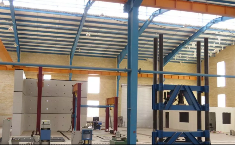 ظرفیت باربری جَک سقفی در سازه CFT به 500 تُن رسید/ گشایش فاز سوم مرکز تحقیقات زلزله و سازه واحد تفت در دهه فجر ظرفیت باربری جَک سقفی در سازه CFT به 500 تُن رسید/ گشایش فاز سوم مرکز تحقیقات زلزله و سازه واحد تفت در دهه فجر