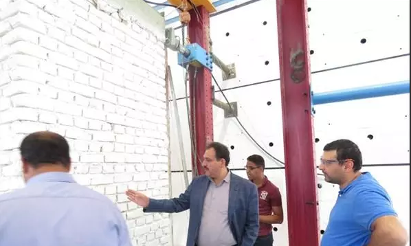 ظرفیت باربری جَک سقفی در سازه CFT به 500 تُن رسید/ گشایش فاز سوم مرکز تحقیقات زلزله و سازه واحد تفت در دهه فجر ظرفیت باربری جَک سقفی در سازه CFT به 500 تُن رسید/ گشایش فاز سوم مرکز تحقیقات زلزله و سازه واحد تفت در دهه فجر