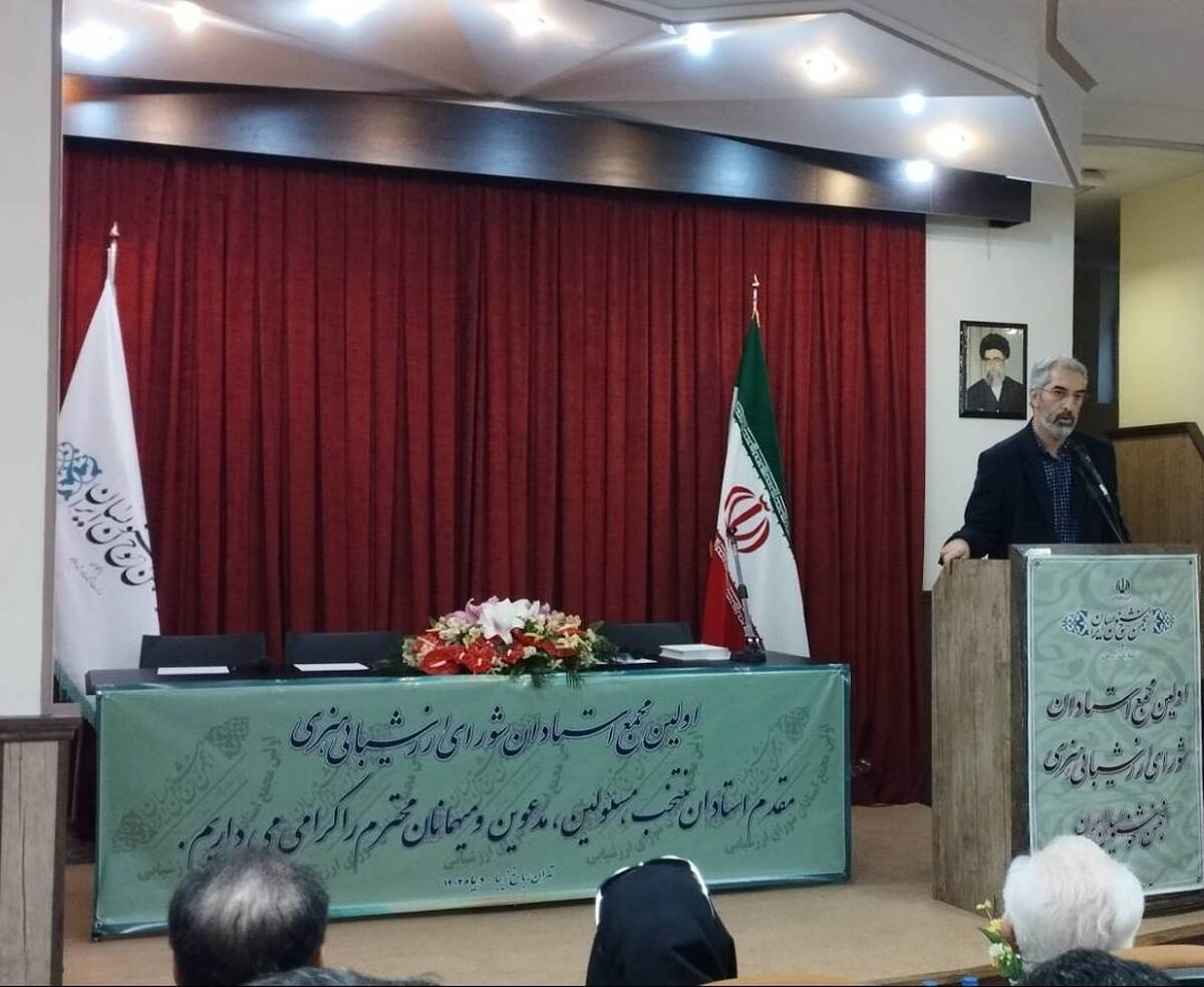 هویت ایرانی را بدون خط و خوشنویسی نمیتوان تصور کرد خوشنویسان شاعران عرصه خط هستند