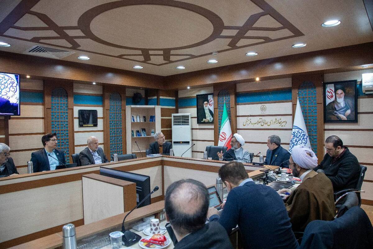 خسروپناه: پژوهشگاهها در رصد مسائل به شورای عالی انقلاب فرهنگی کمک کنند