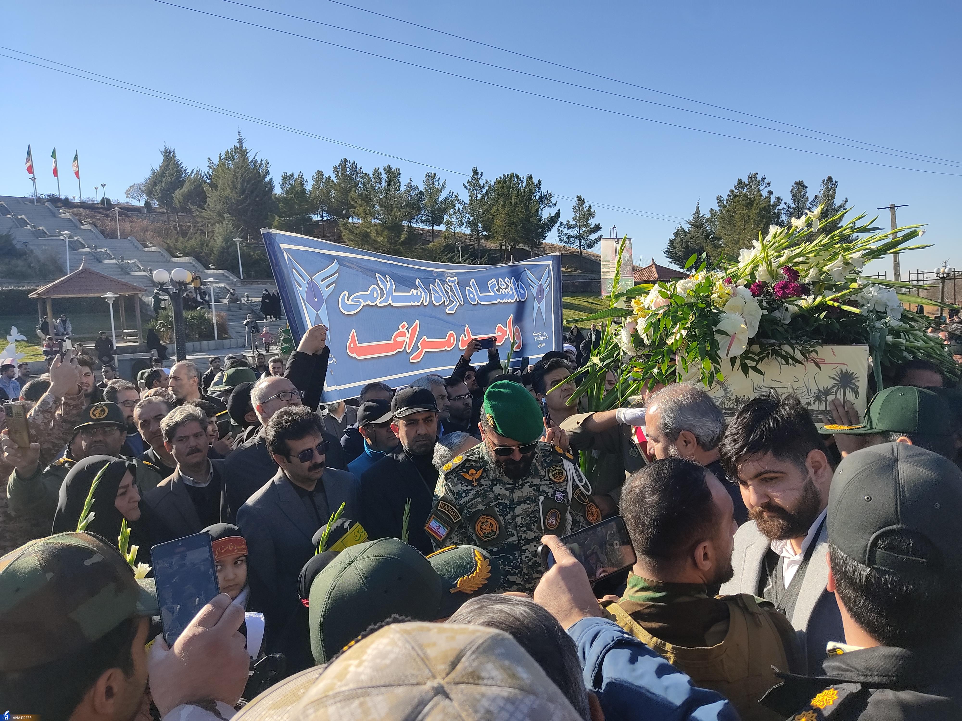 پیکر پاک شهید گمنام در مراغه آرام گرفت پیکر پاک شهید گمنام در مراغه آرام گرفت