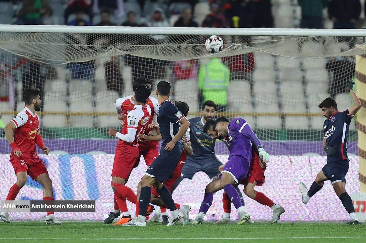 درخواست جالب به شیوه هواداران اروپایی از سوی چند تماشاگر پرسپولیس+عکس