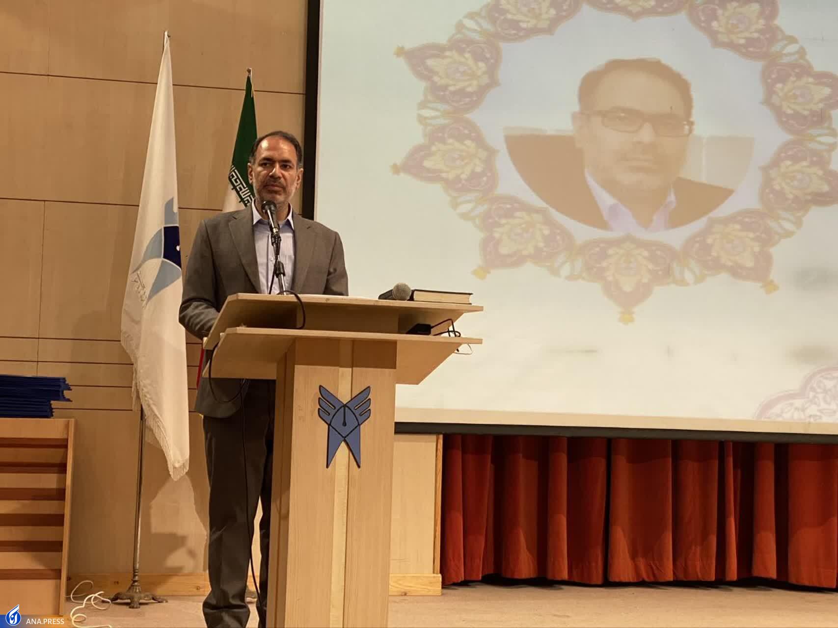 استادان برای حل مشکل صنایع در واحدهای صنعتی مستقر شوند استادان برای حل مشکل صنایع در واحدهای صنعتی مستقر شوند