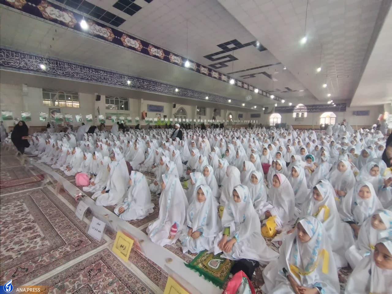 جشن تکلیف آغازگر حرکت منسجم برای گام برداشتن در مسیر ارزشهای دینی است جشن تکلیف آغازگر حرکت منسجم برای گام برداشتن در مسیر ارزشهای دینی است