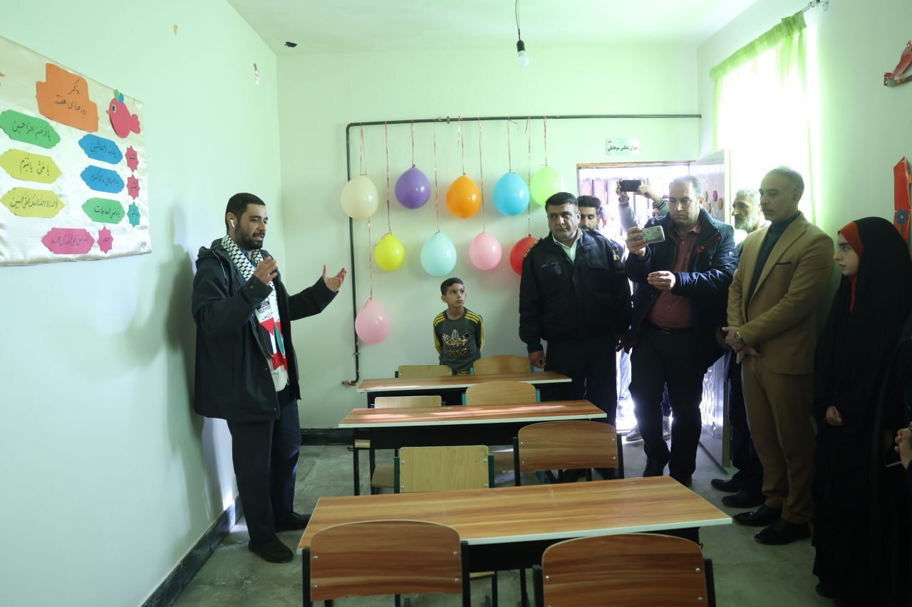 ۹ دانشآموز روستای «کوله مرز» در لرستان صاحب مدرسه شدند + عکس و فیلم ۹ دانشآموز روستای «کوله مرز» در لرستان صاحب مدرسه شدند + عکس و فیلم