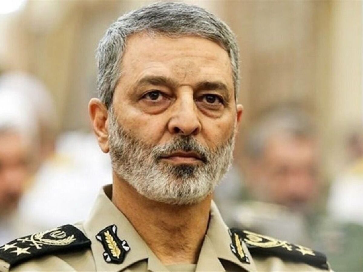 سرلشکر موسوی: «همافران» برای دشمنان، آیات عِقابند و برای مردم، سواران مَرکب