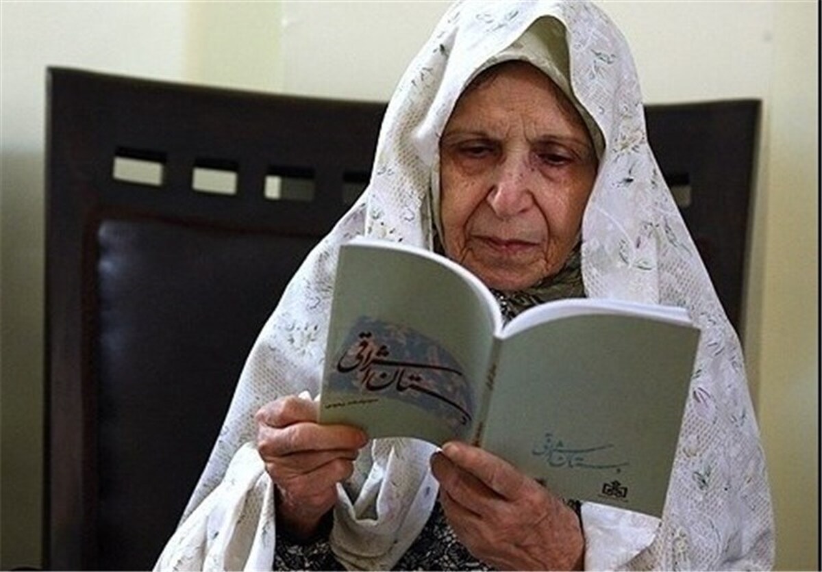 نشان درجه یک هنر به سیمیندخت وحیدی اهدا شد
