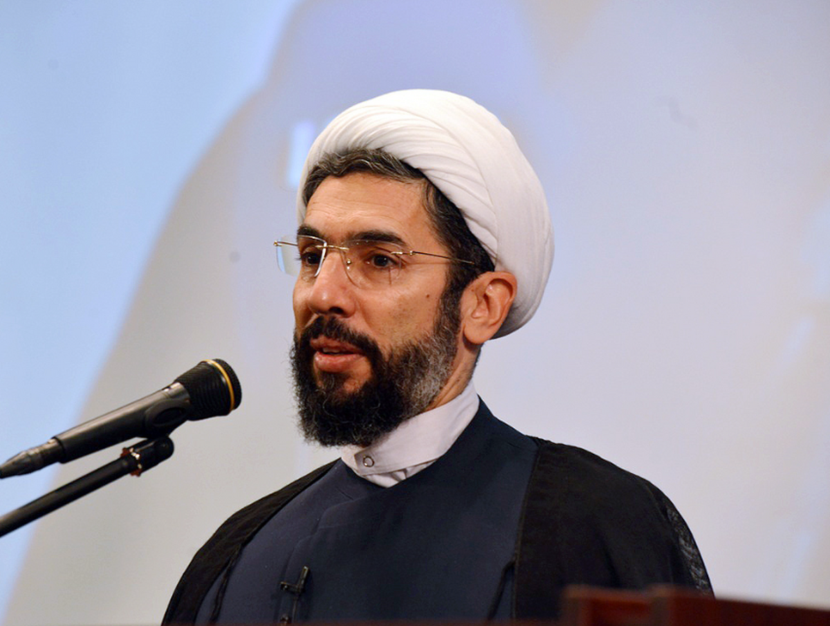 دانشگاهیان در مسیر آرمان‌های انقلاب حرکت می‌کنند