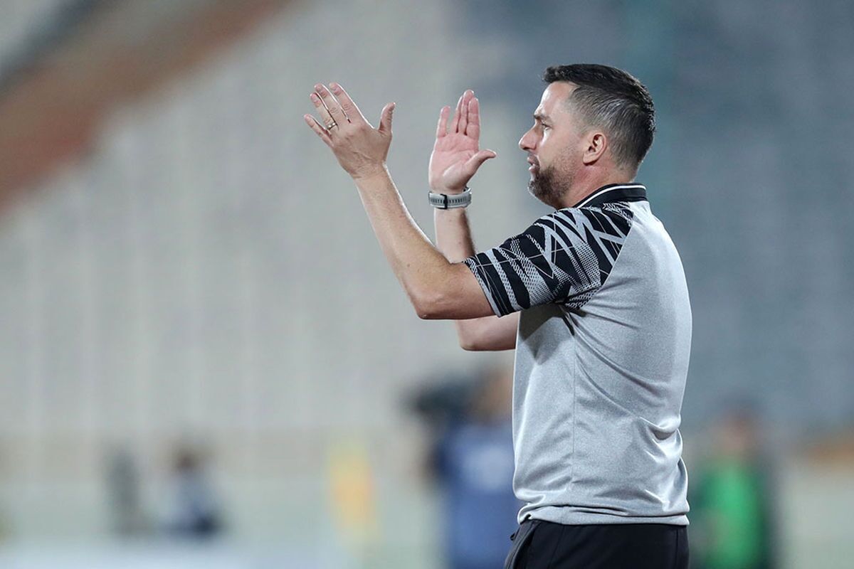 دستیار اوسمار چهارشنبه در تهران سرمربی پرسپولیس بعد از اضافه شدن آپشن به تهران برگشت