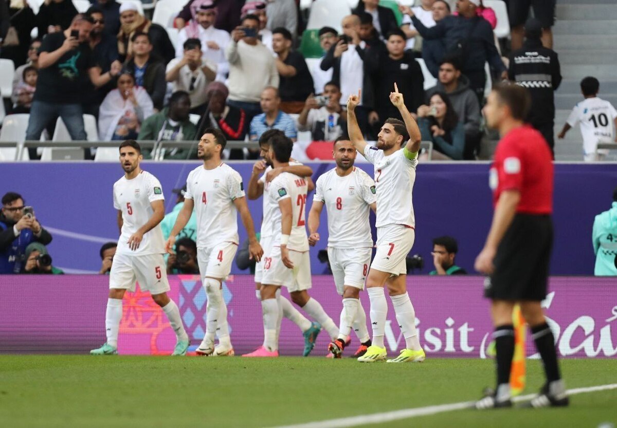 یک ایران در انتظار صعود تیم ملی به فینال عنابیها قربانی جاهطلبی یوزها میشوند؟