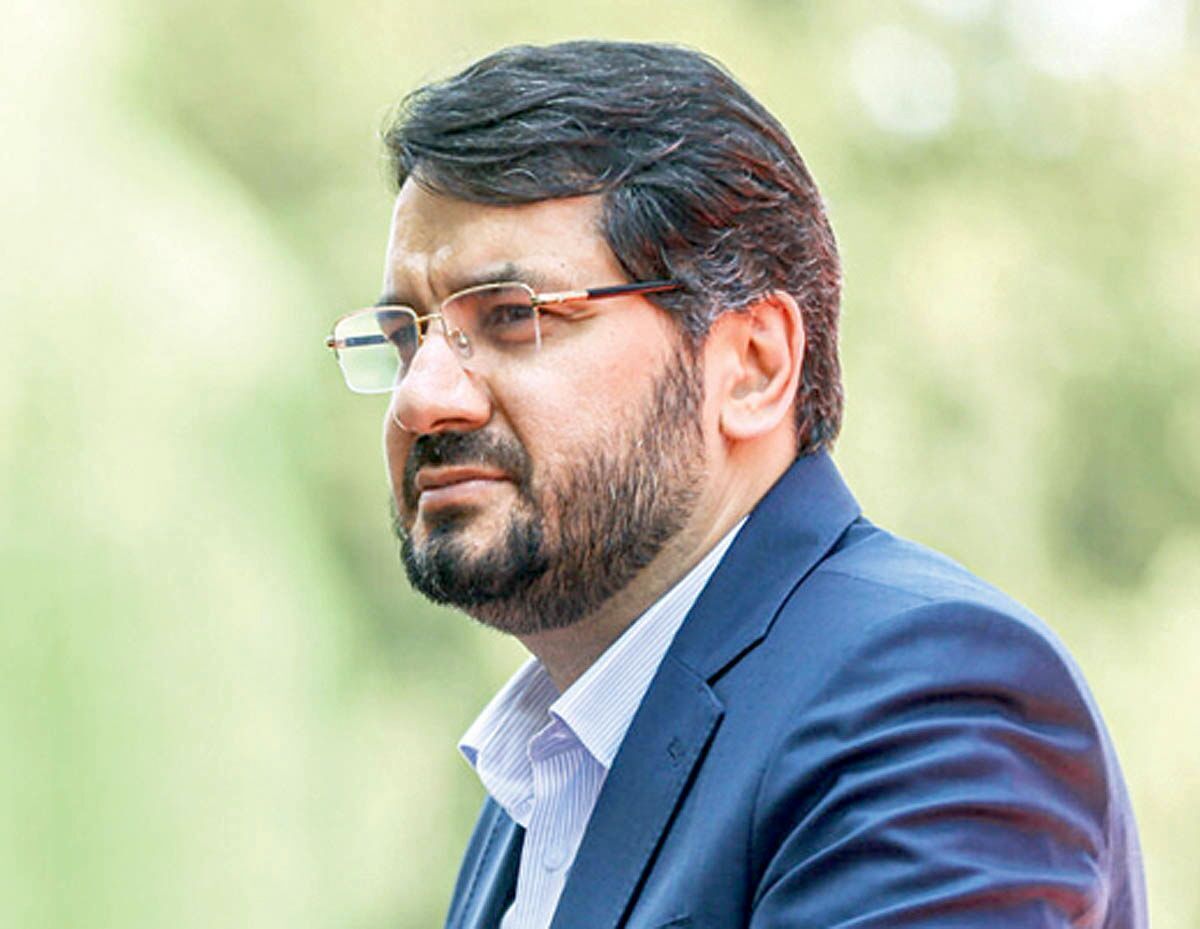 وزیر راه: مجوز ایرلاینهای گرانفروش را لغو میکنم
