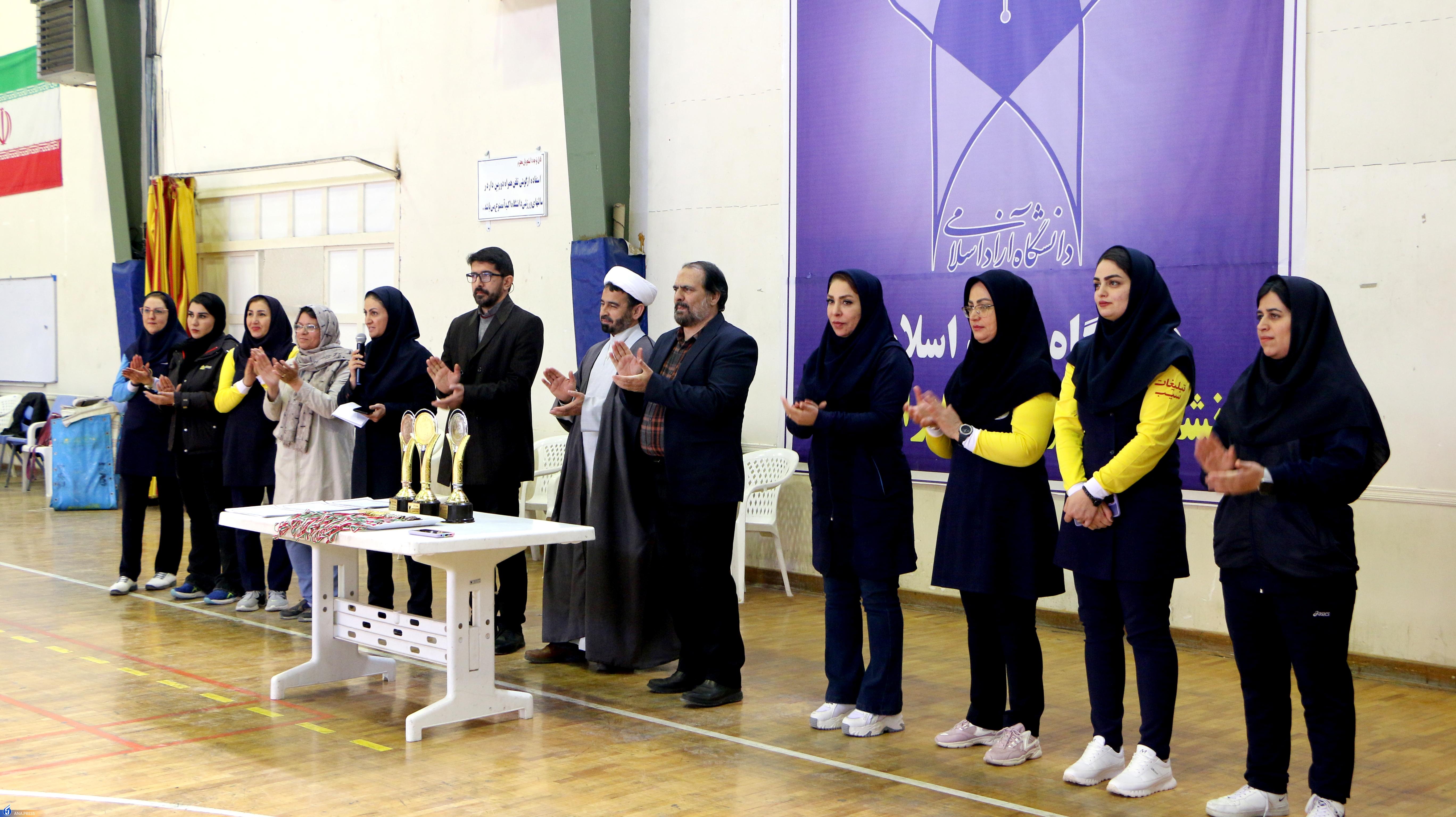 قهرمانی تیم دختران نیشابور در مسابقات والیبال منطقه ۸ دانشگاه آزاد قهرمانی تیم دختران نیشابور در مسابقات والیبال منطقه ۸ دانشگاه آزاد