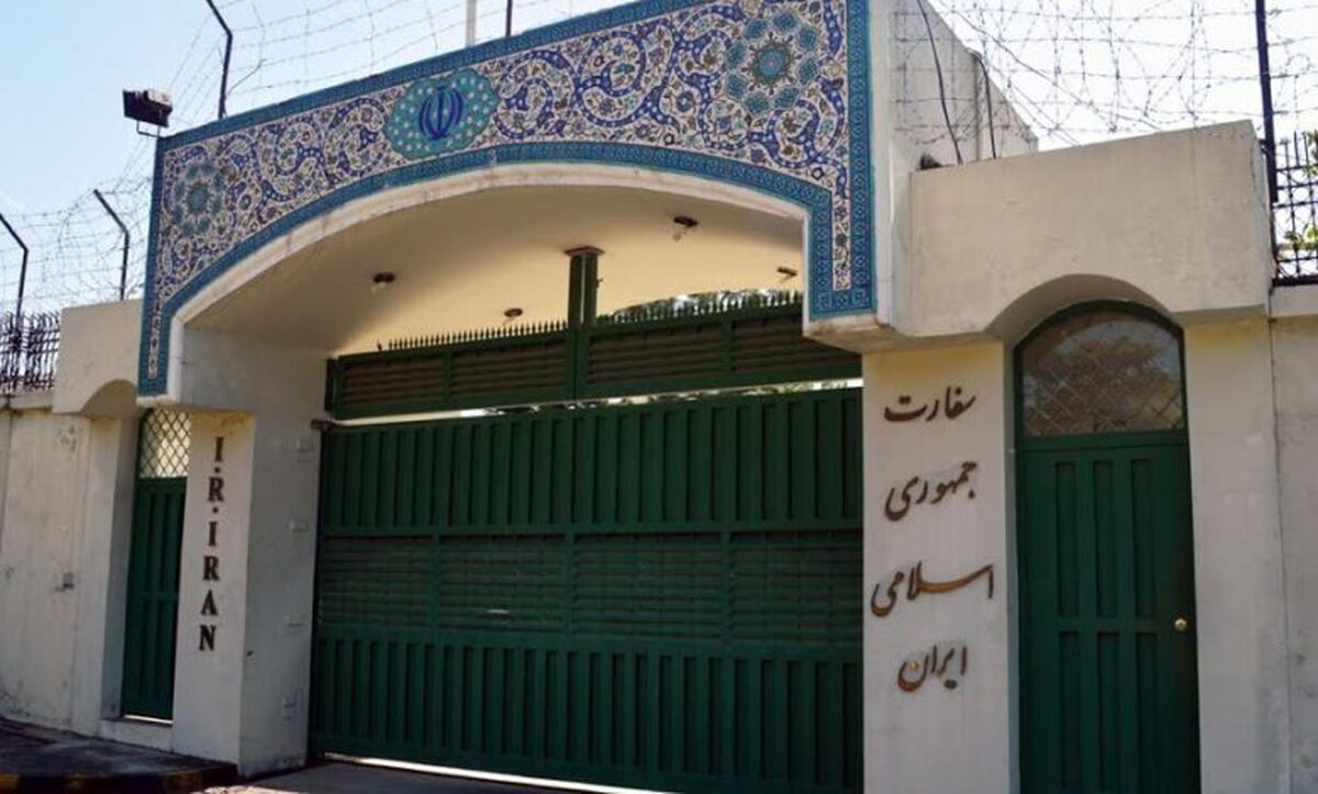 سفرای ایران و پاکستان تا ۶ بهمن به محل کارشان برمیگردند