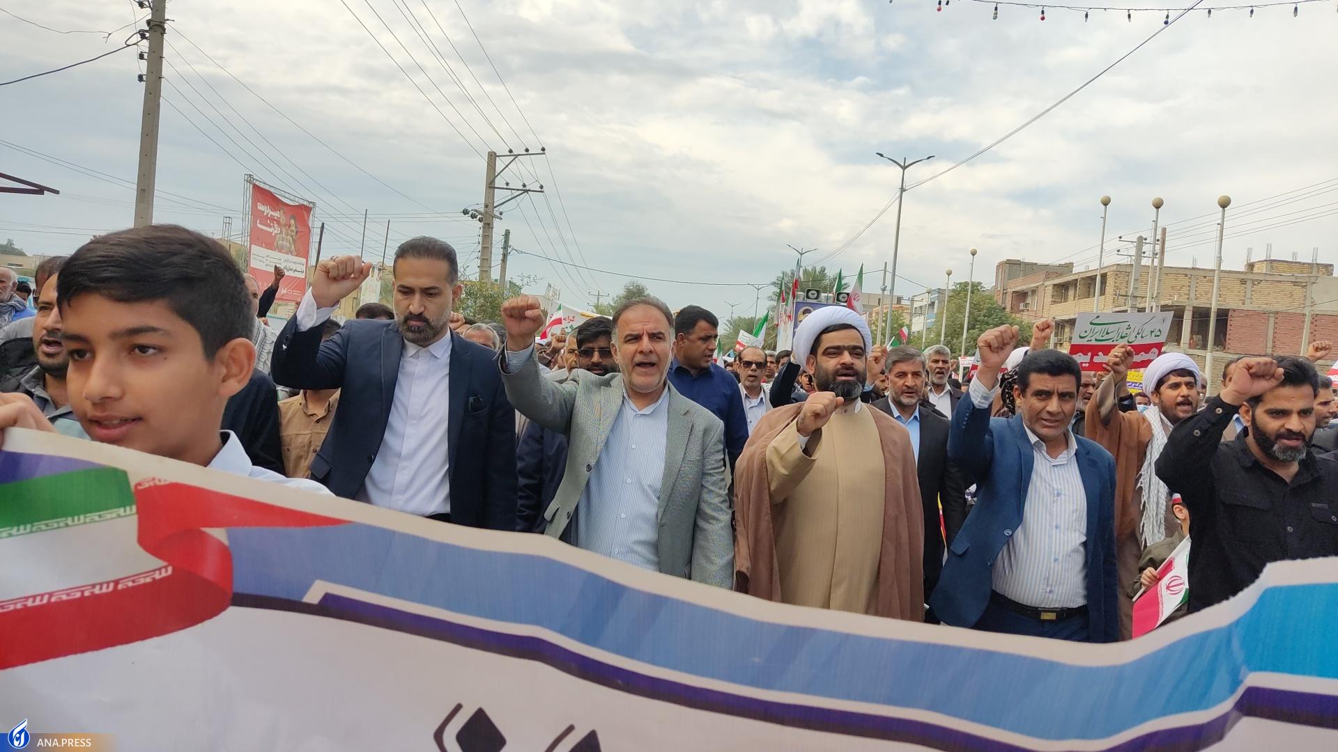 روایت خبرنگاران آنا از حماسه حضور دانشگاهیان در راهپیمایی ۲۲ بهمن/ طنین «مرگ بر آمریکا» توسط دانشجویان + فیلم و عکس روایت خبرنگاران آنا از حماسه حضور دانشگاهیان در راهپیمایی ۲۲ بهمن/ طنین «مرگ بر آمریکا» توسط دانشجویان + فیلم و عکس