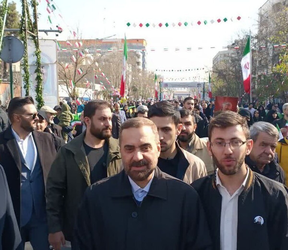 وزیر دفاع: آمریکا دیگر از باتلاقی که گیر افتاده خارج نمیشود
