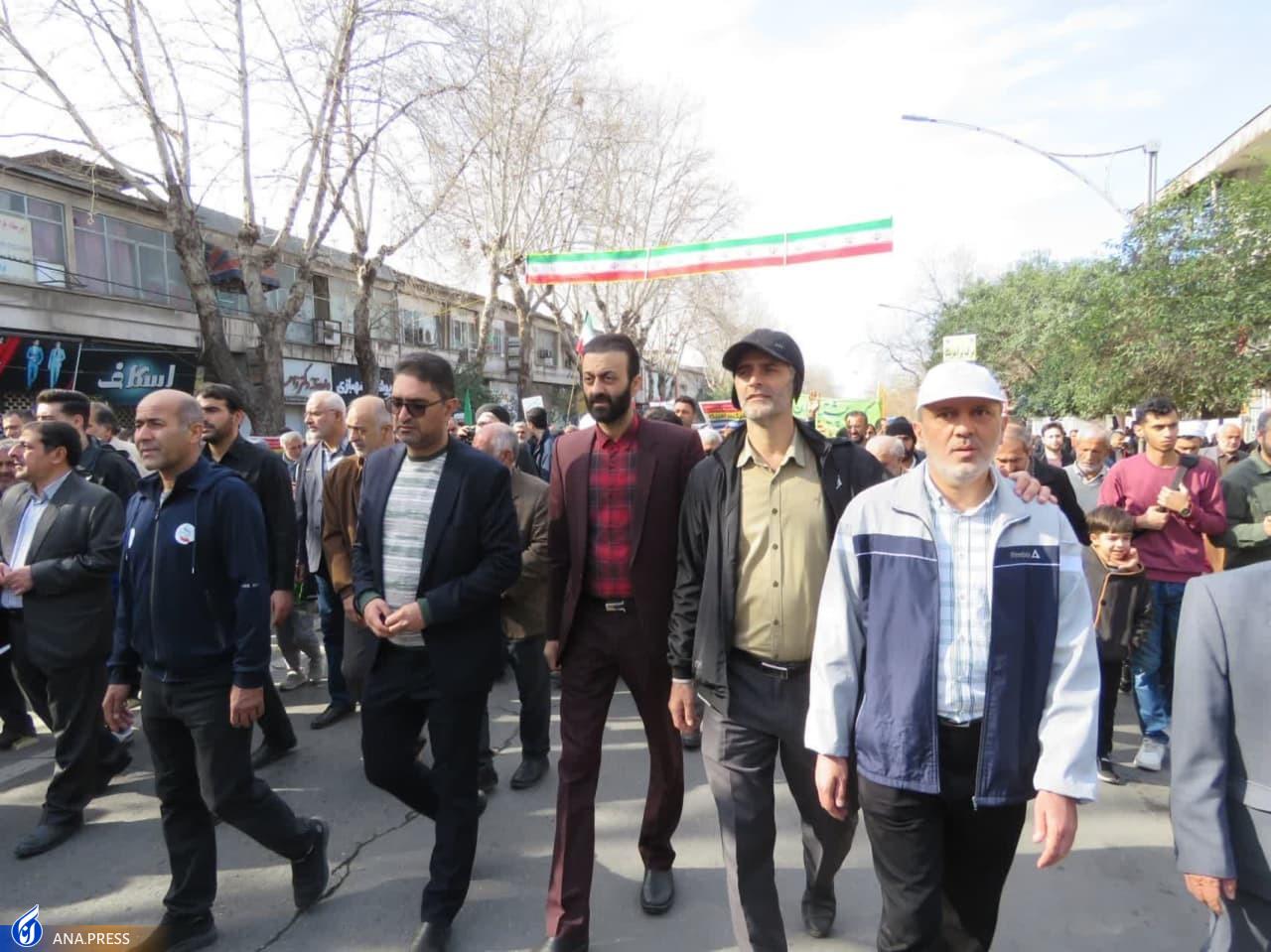 عهد پایدار دانشگاهیان در بهمن تماشاییِ ۱۴۰۲/ حماسه دانشجویان دیدنی شد + فیلم و عکس عهد پایدار دانشگاهیان در بهمن تماشاییِ ۱۴۰۲/ حماسه دانشجویان دیدنی شد + فیلم و عکس