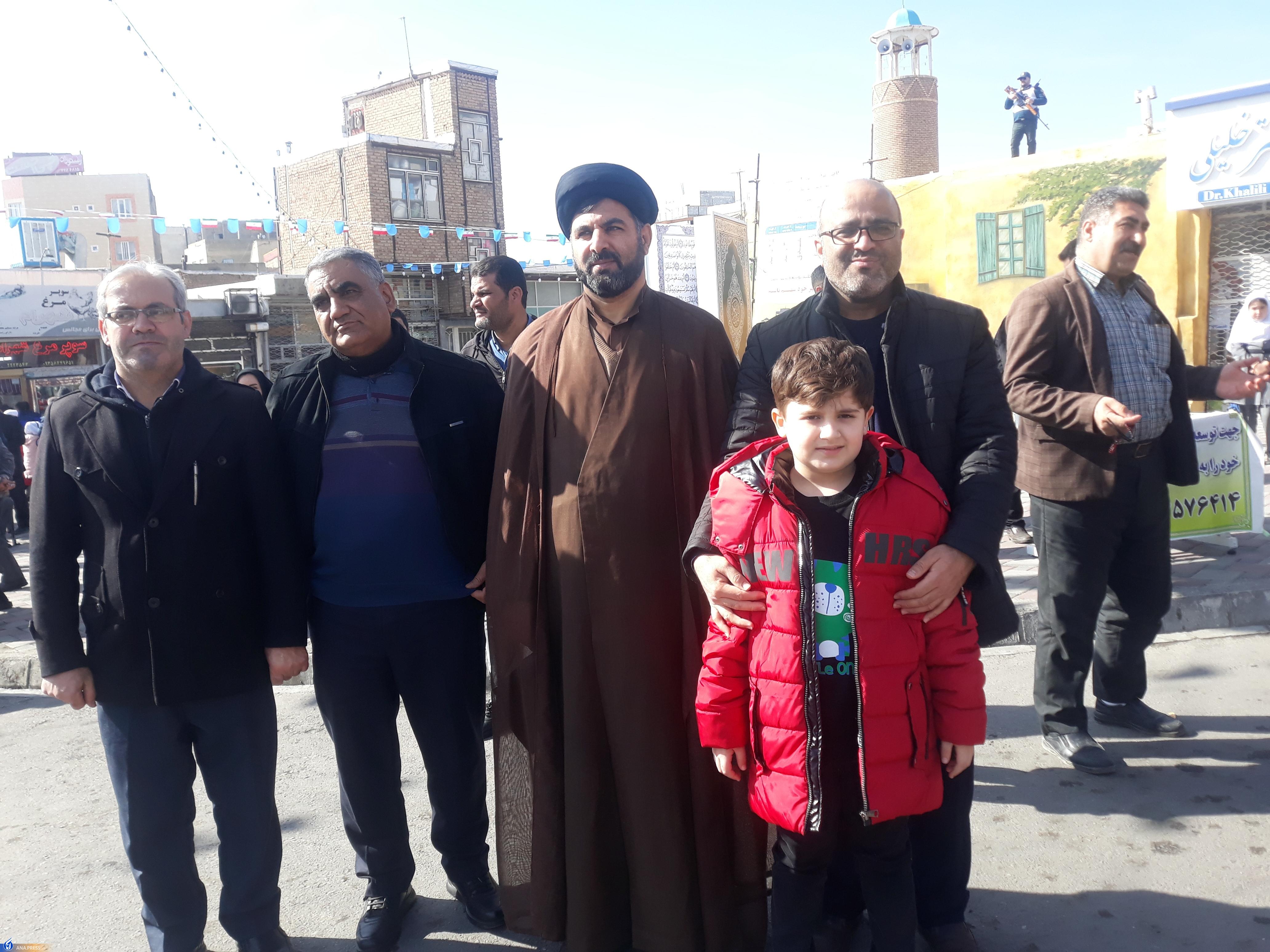عهد پایدار دانشگاهیان در بهمن تماشاییِ ۱۴۰۲/ حماسه دانشجویان دیدنی شد + فیلم و عکس عهد پایدار دانشگاهیان در بهمن تماشاییِ ۱۴۰۲/ حماسه دانشجویان دیدنی شد + فیلم و عکس