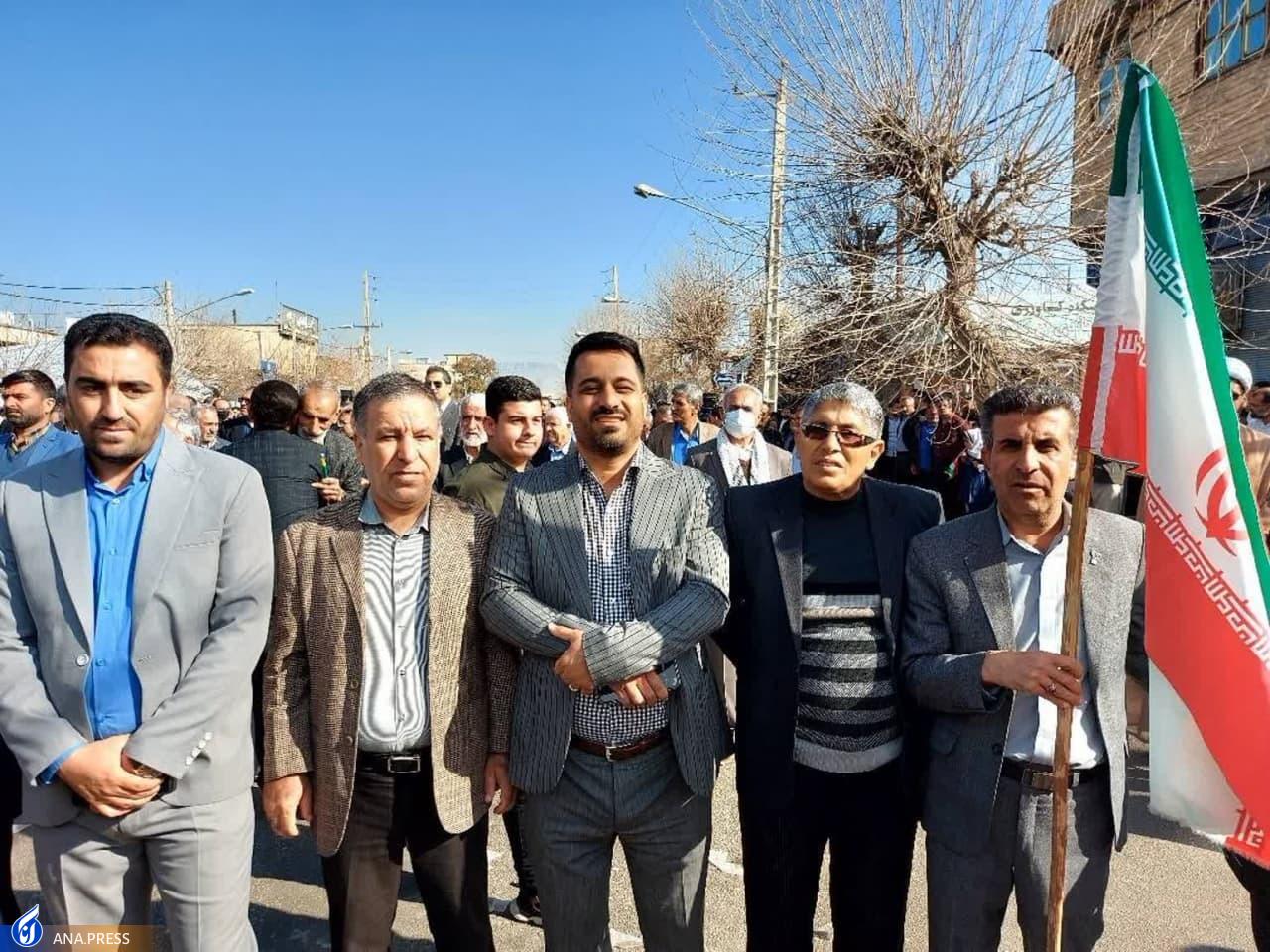 عهد پایدار دانشگاهیان در بهمن تماشاییِ ۱۴۰۲/ حماسه دانشجویان دیدنی شد + فیلم و عکس عهد پایدار دانشگاهیان در بهمن تماشاییِ ۱۴۰۲/ حماسه دانشجویان دیدنی شد + فیلم و عکس