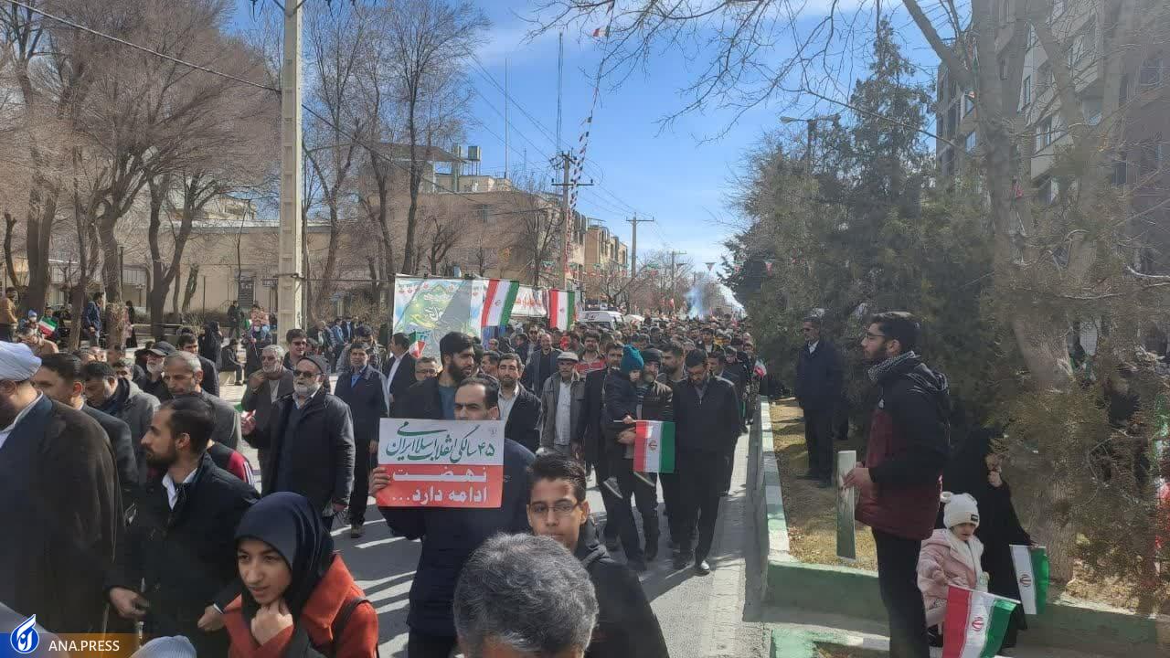 عهد پایدار دانشگاهیان در بهمن تماشاییِ ۱۴۰۲/ حماسه دانشجویان دیدنی شد + فیلم و عکس عهد پایدار دانشگاهیان در بهمن تماشاییِ ۱۴۰۲/ حماسه دانشجویان دیدنی شد + فیلم و عکس