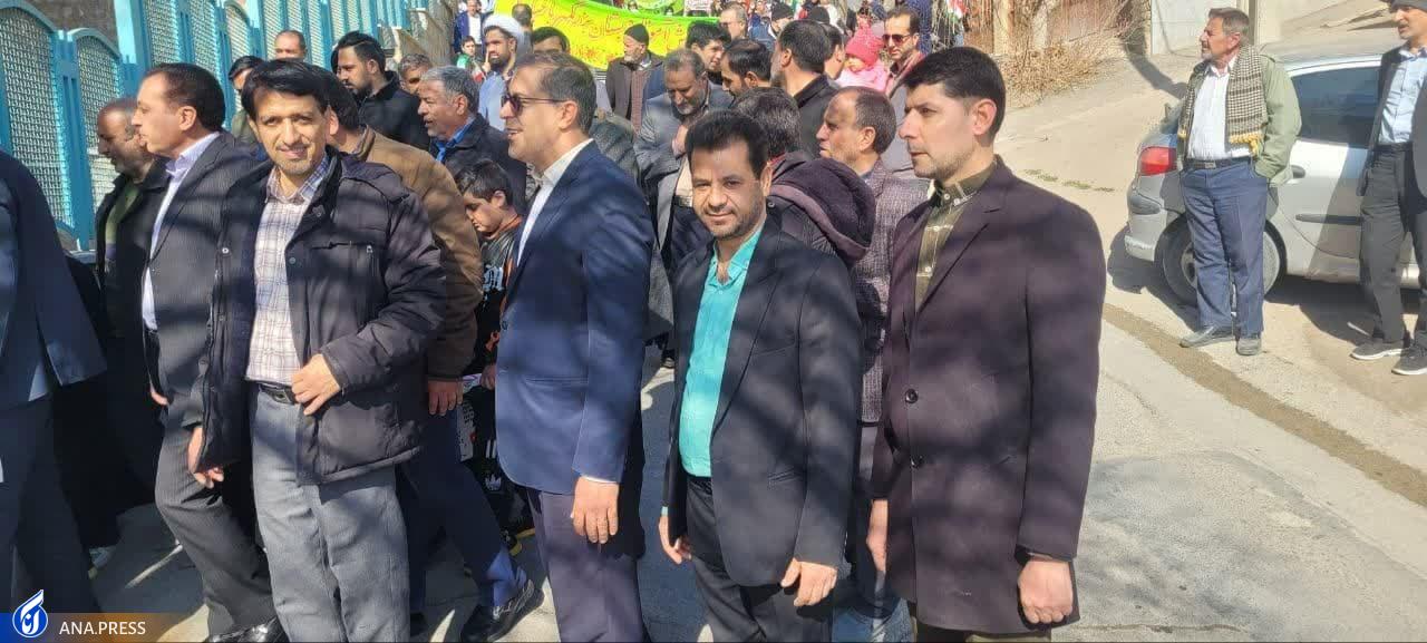 عهد پایدار دانشگاهیان در بهمن تماشاییِ ۱۴۰۲/ حماسه دانشجویان دیدنی شد + فیلم و عکس عهد پایدار دانشگاهیان در بهمن تماشاییِ ۱۴۰۲/ حماسه دانشجویان دیدنی شد + فیلم و عکس
