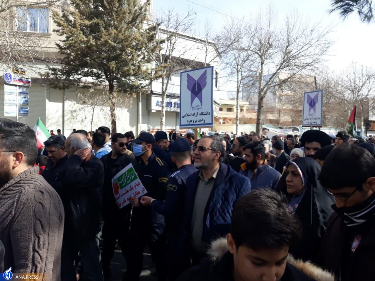 عهد پایدار دانشگاهیان در بهمن تماشاییِ ۱۴۰۲/ حماسه دانشجویان دیدنی شد + فیلم و عکس عهد پایدار دانشگاهیان در بهمن تماشاییِ ۱۴۰۲/ حماسه دانشجویان دیدنی شد + فیلم و عکس