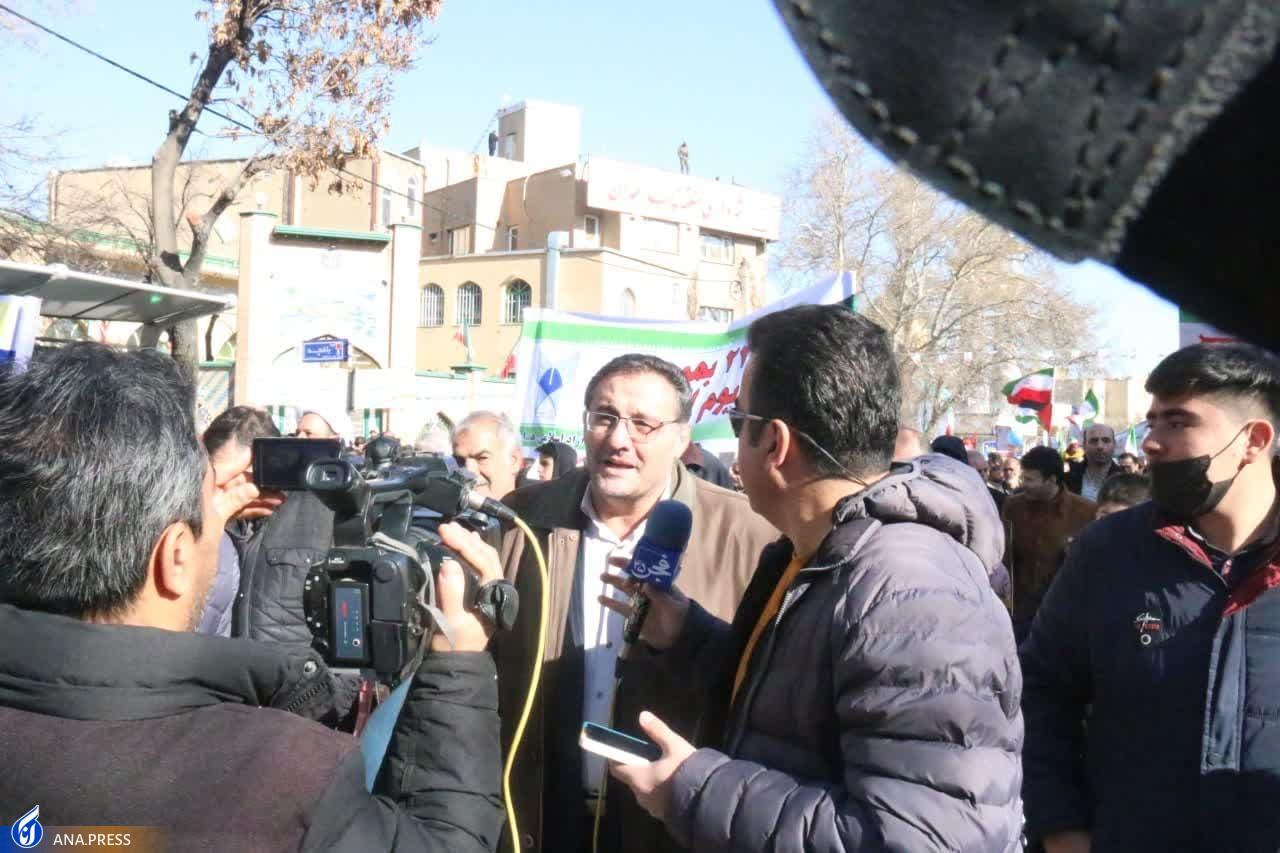 عهد پایدار دانشگاهیان در بهمن تماشاییِ ۱۴۰۲/ حماسه دانشجویان دیدنی شد + فیلم و عکس عهد پایدار دانشگاهیان در بهمن تماشاییِ ۱۴۰۲/ حماسه دانشجویان دیدنی شد + فیلم و عکس
