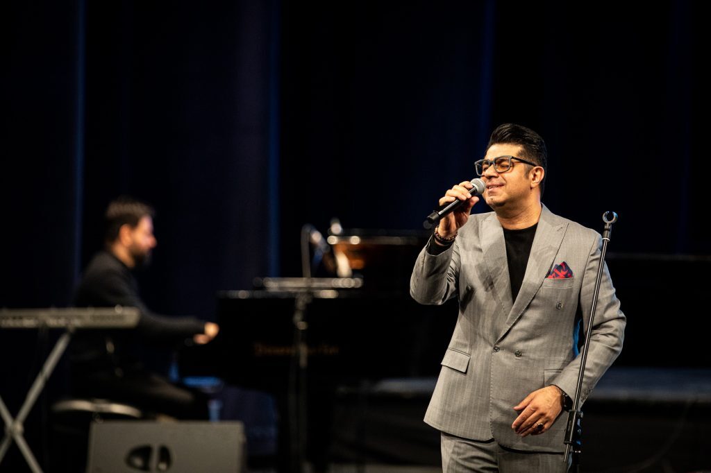 از موسیقی بینالمللی که مخاطب را جذب نکرد تا شب عاشقانه «حجت اشرفزاده» در تالار وحدت از موسیقی بینالمللی که مخاطب را جذب نکرد تا شب عاشقانه «حجت اشرفزاده» در تالار وحدت